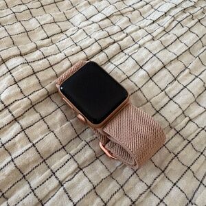 Apple Watch Series 3 — 38mm Gold Aluminum with Pink Sport Loop